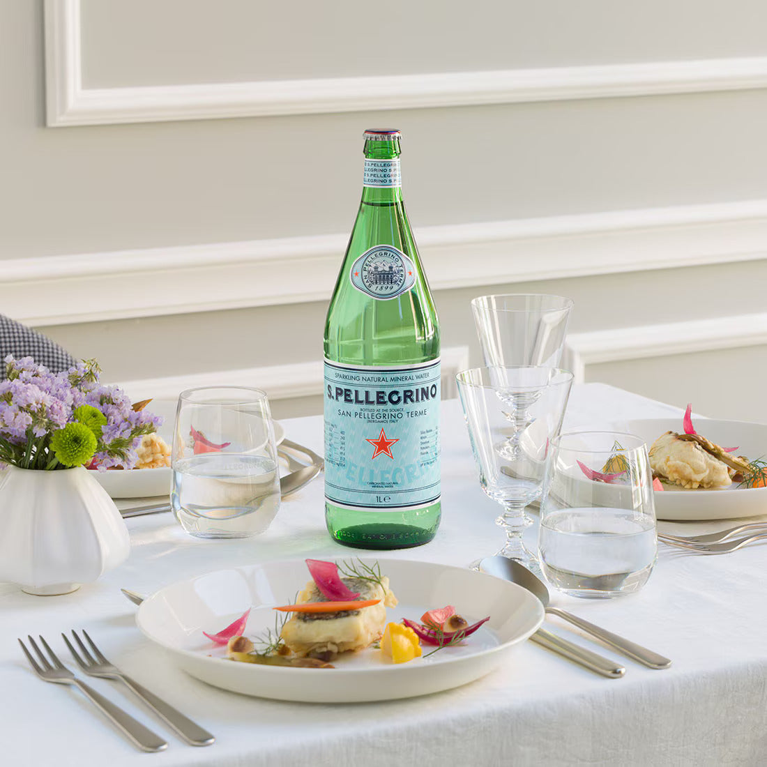 S.Pellegrino Sparkling Natural Mineral Water (1L)